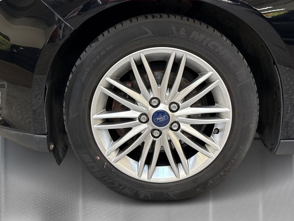 Ford Focus 2018 Musta