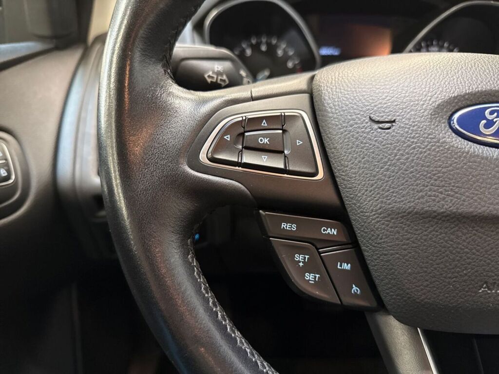 Ford Focus 2018 Musta