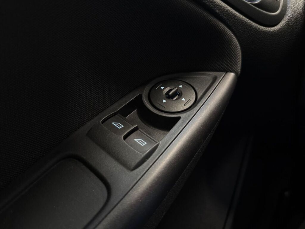 Ford Focus 2018 Musta
