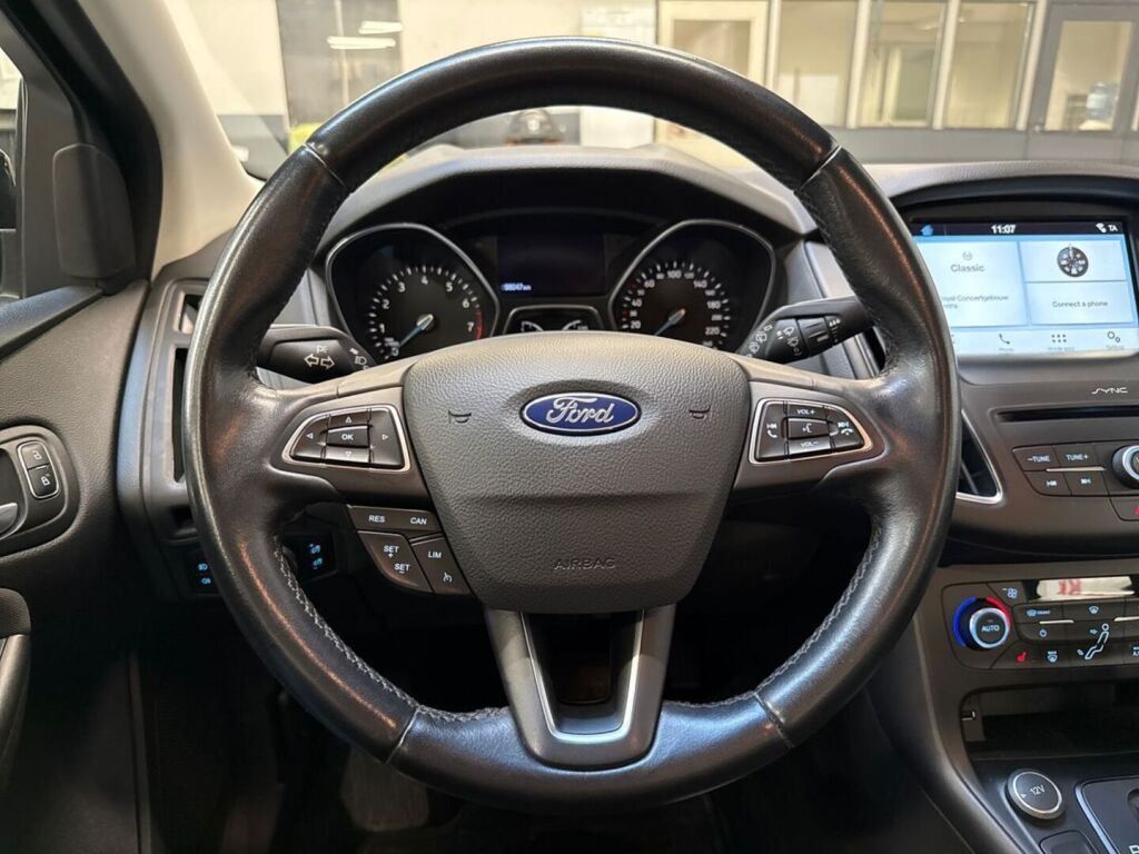 Ford Focus 2018 Musta