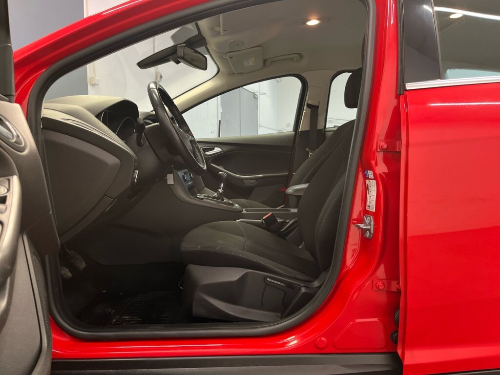 Ford Focus 2018 Punainen