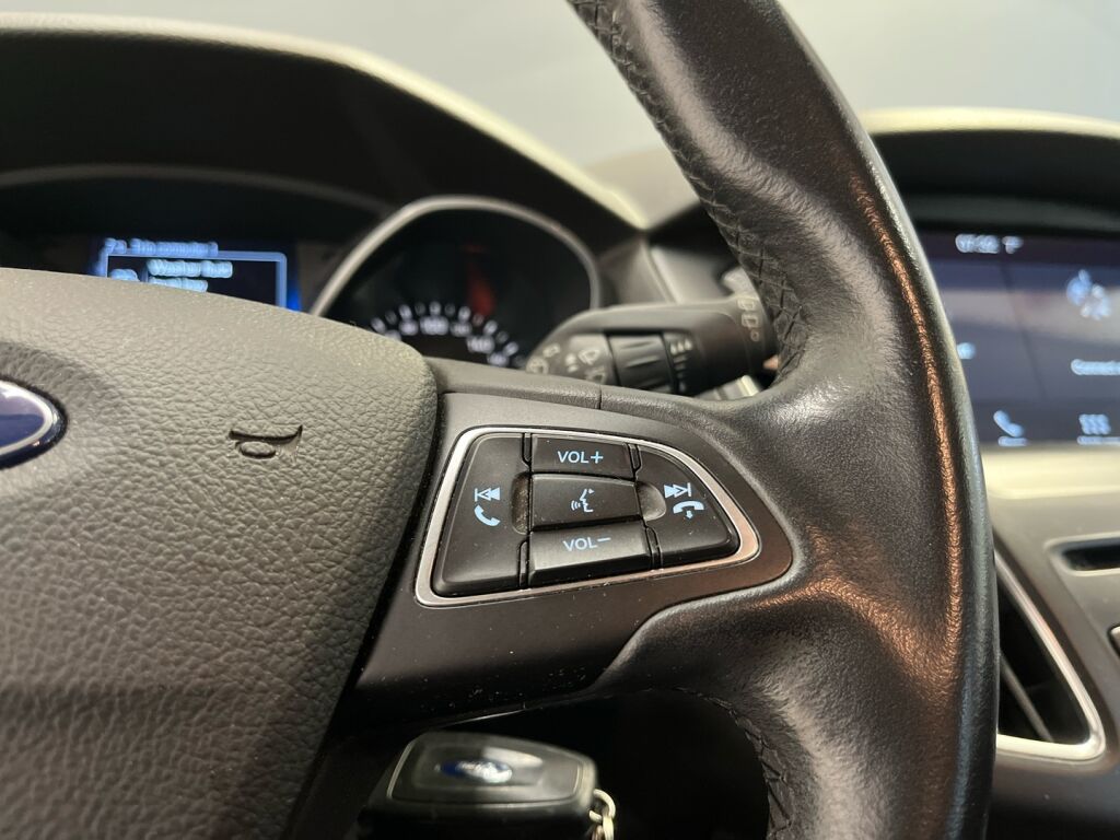 Ford Focus 2018 Punainen