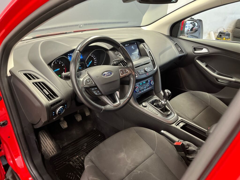 Ford Focus 2018 Punainen