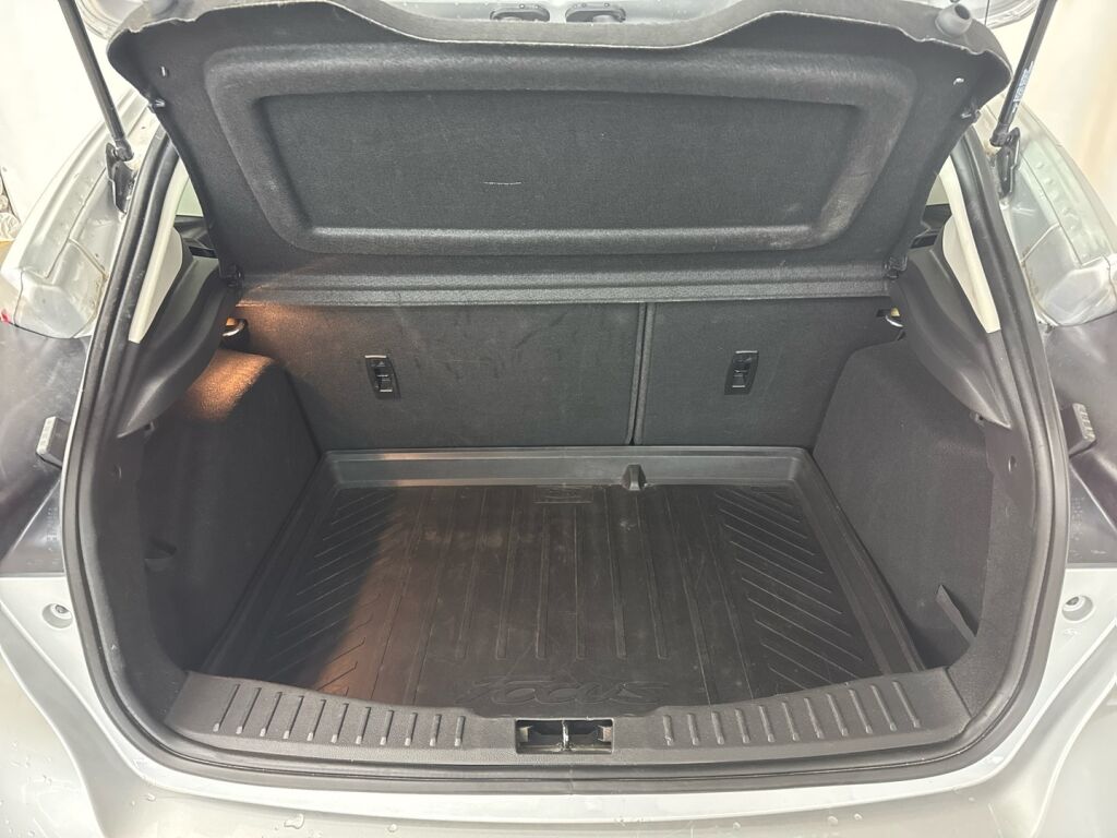 Ford Focus 2018 Harmaa