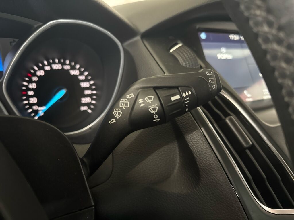 Ford Focus 2018 Harmaa