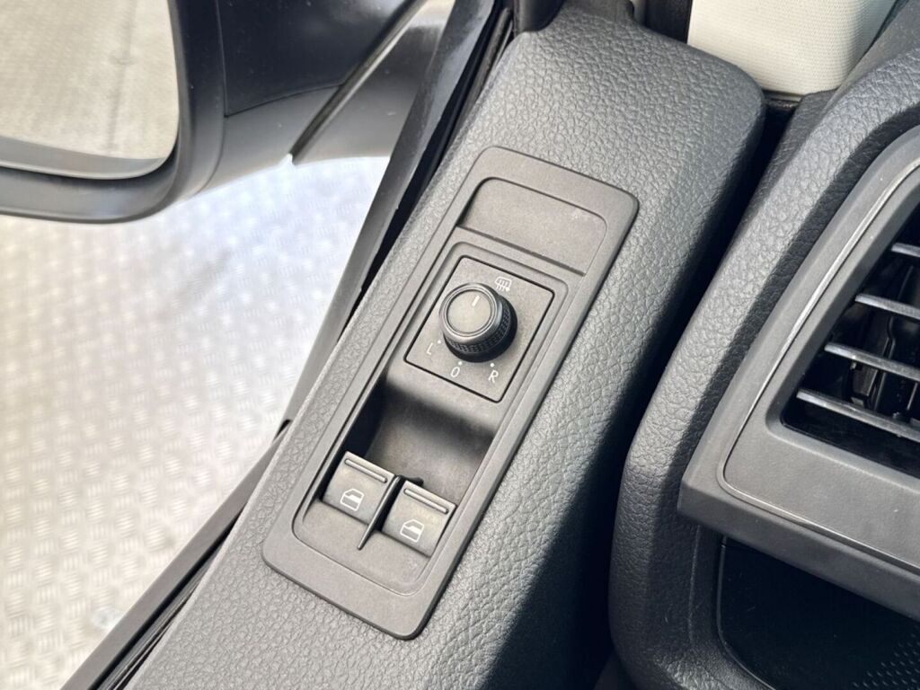 Volkswagen Transporter 2018 Valkoinen