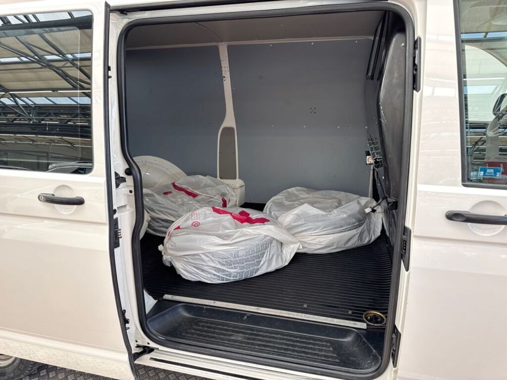 Volkswagen Transporter 2018 Valkoinen