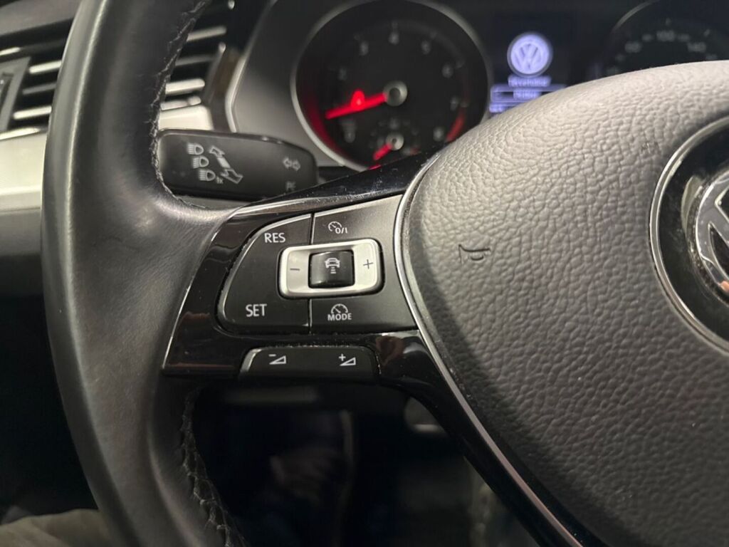 Volkswagen Passat 2018 Harmaa