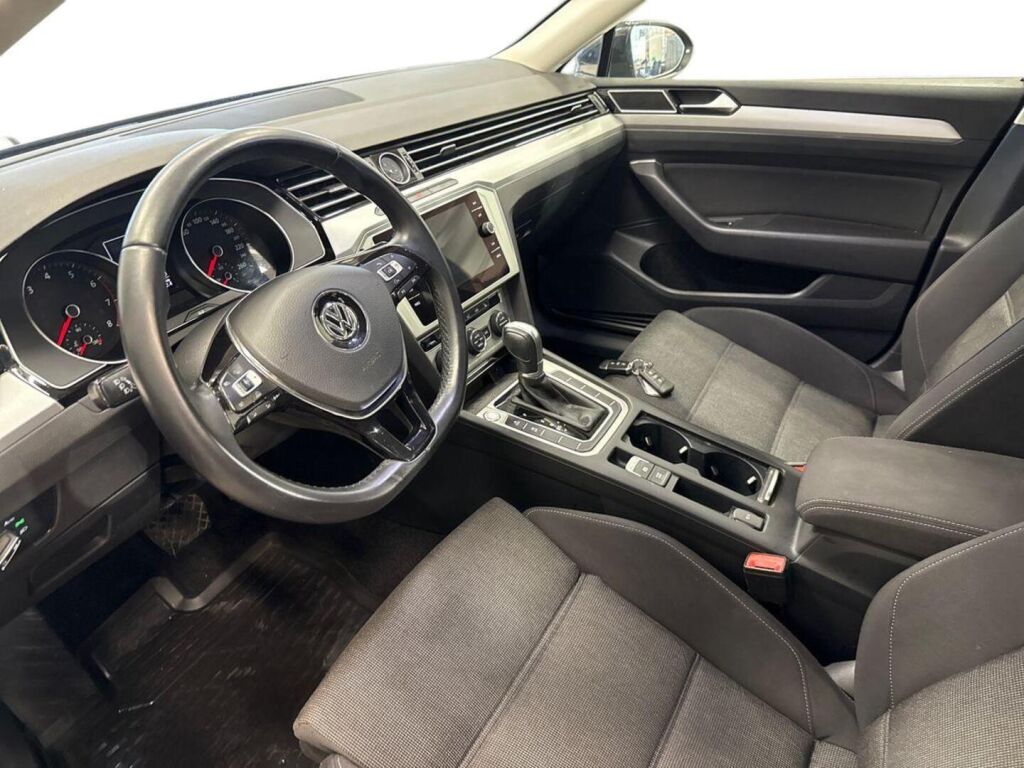 Volkswagen Passat 2018 Harmaa