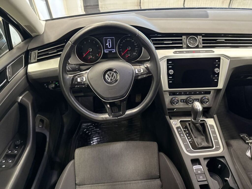 Volkswagen Passat 2018 Harmaa
