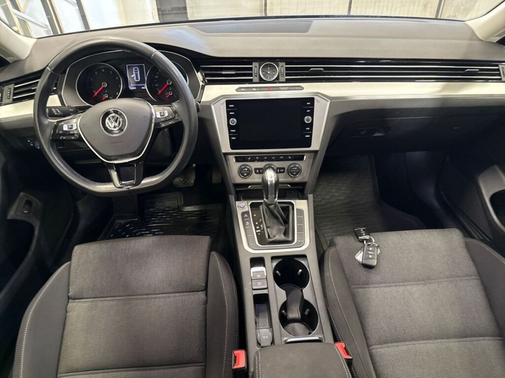 Volkswagen Passat 2018 Harmaa