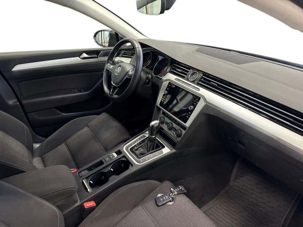 Volkswagen Passat 2018 Harmaa