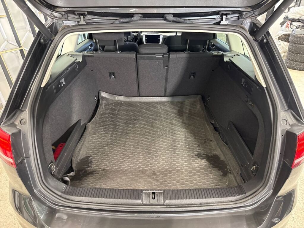 Volkswagen Passat 2018 Harmaa