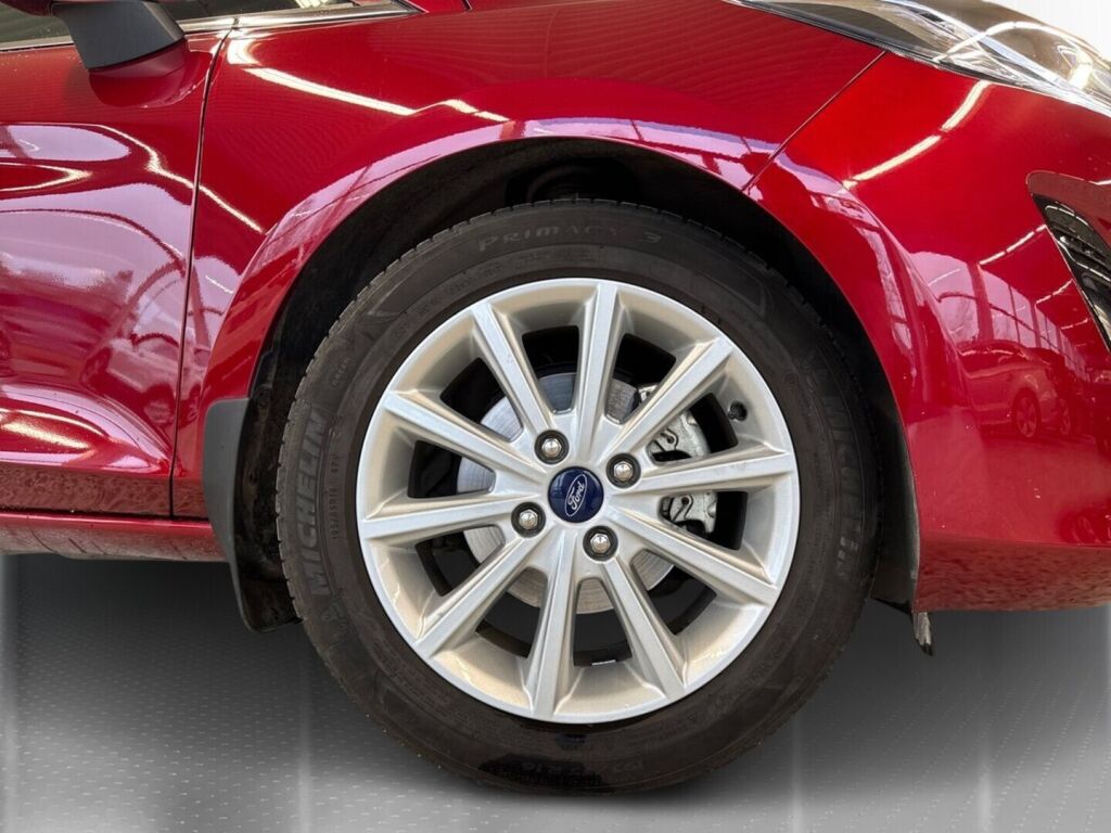 Ford Fiesta 2018 Punainen