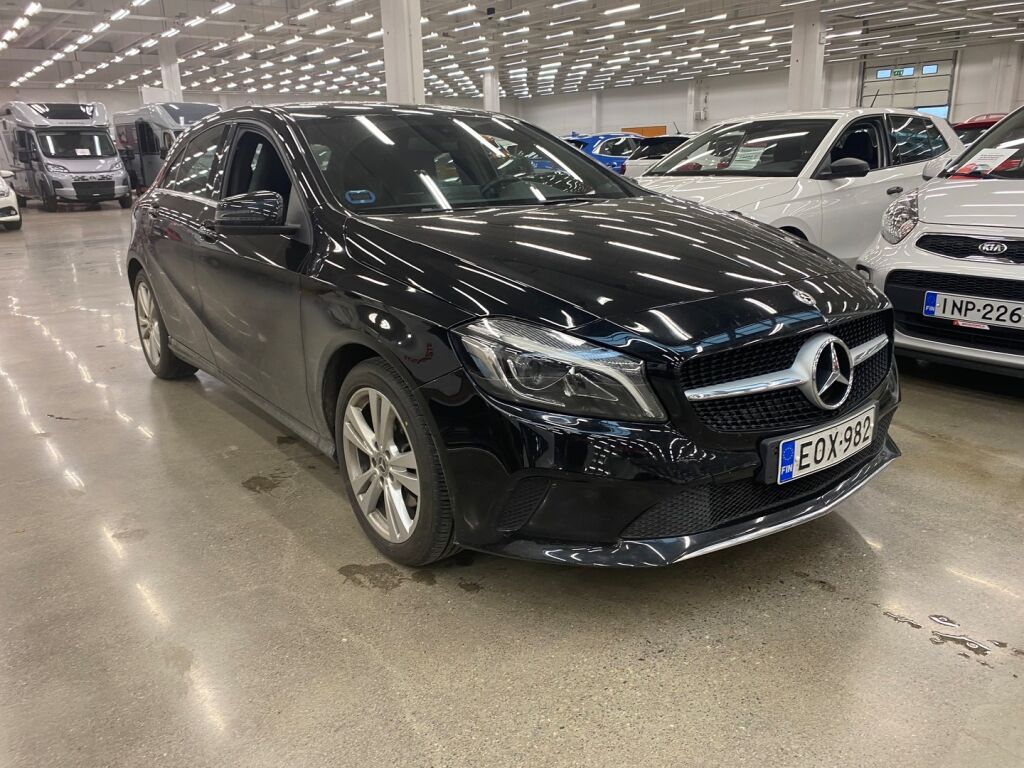 Mercedes-Benz A 2017 Musta