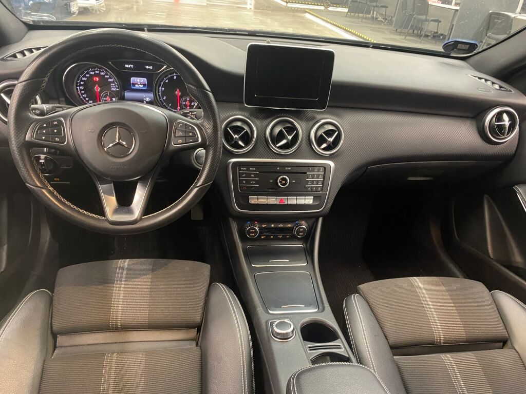 Mercedes-Benz A 2017 Musta