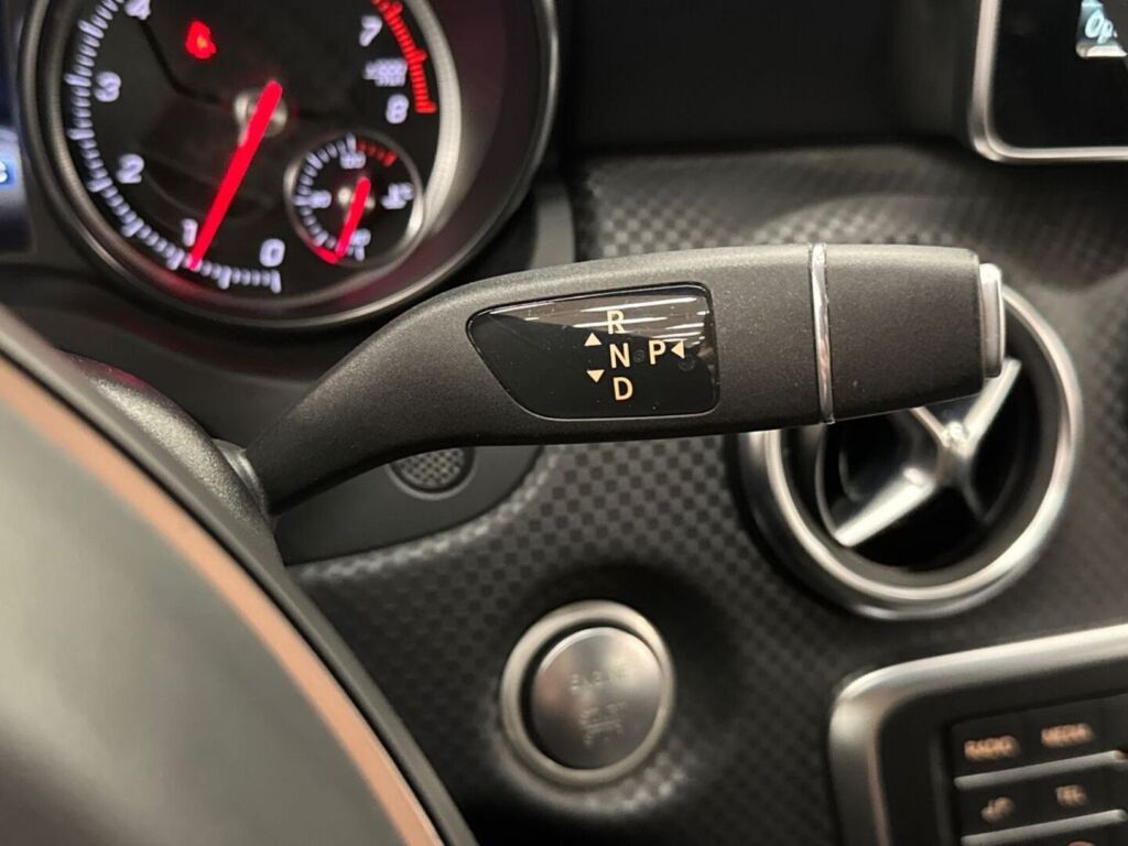 Mercedes-Benz A 2017 Musta