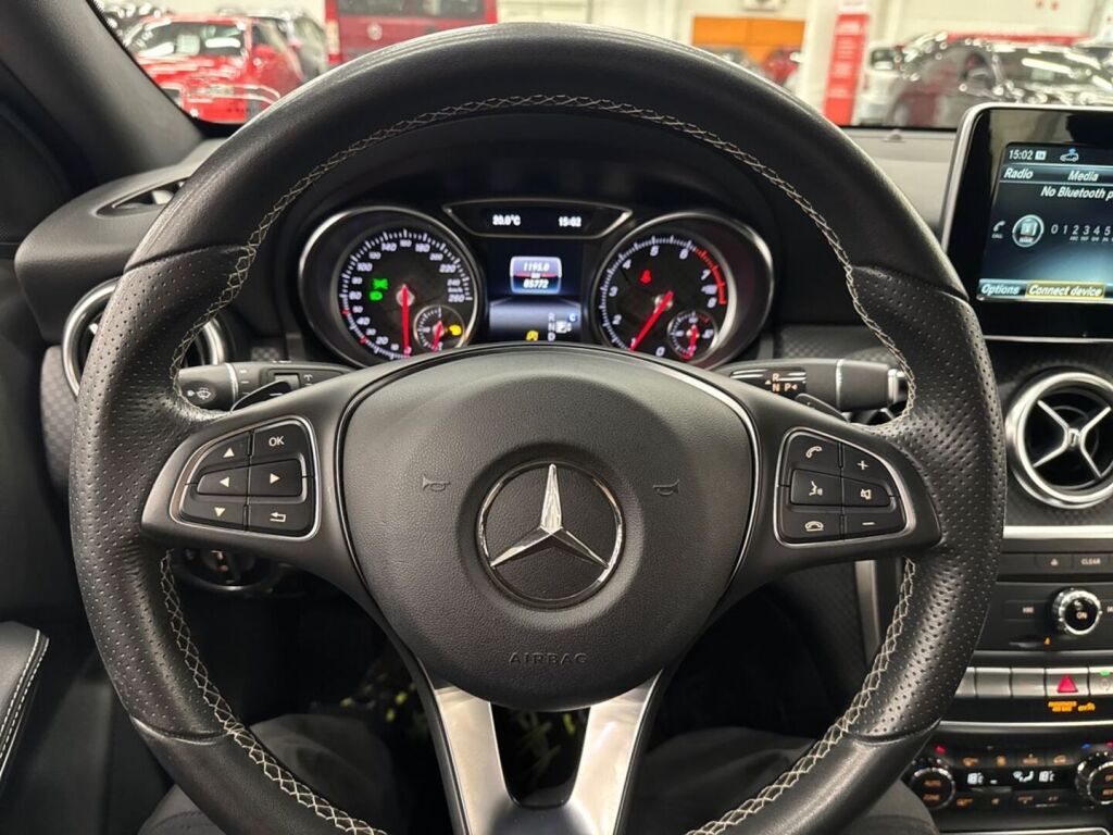 Mercedes-Benz A 2017 Musta