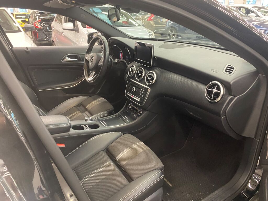 Mercedes-Benz A 2017 Musta