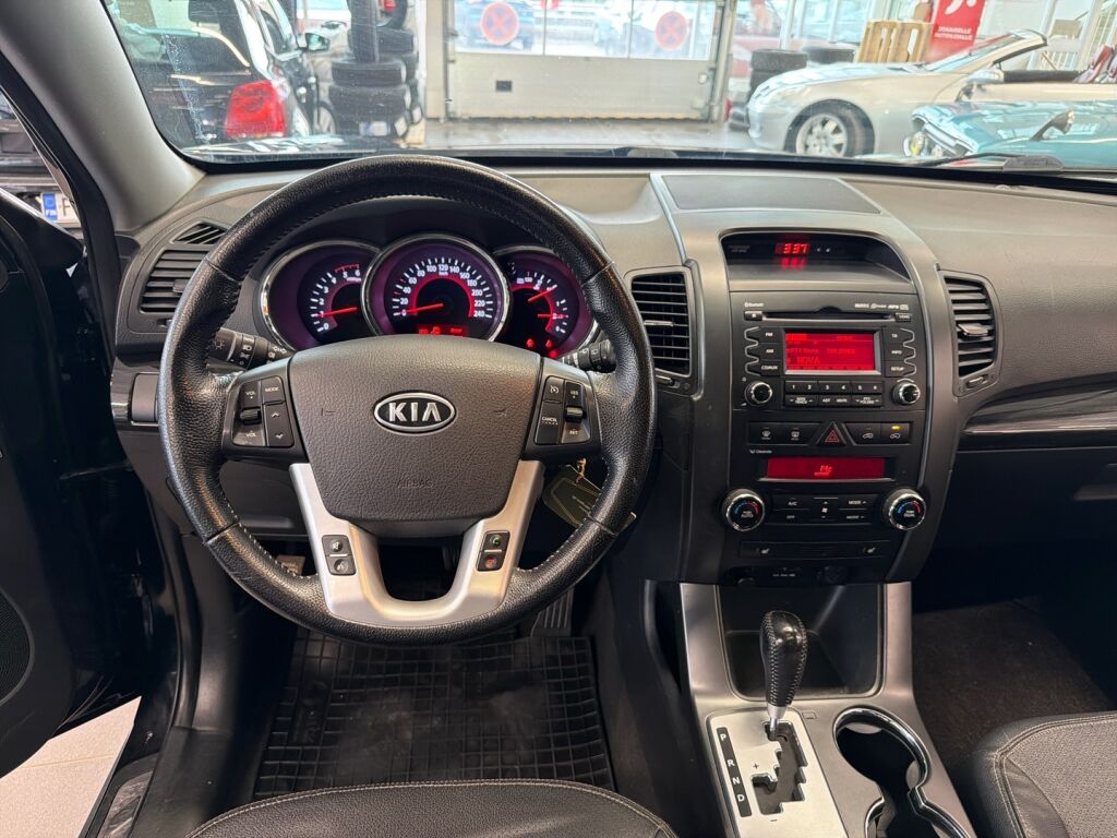 Kia Sorento 2011 Musta