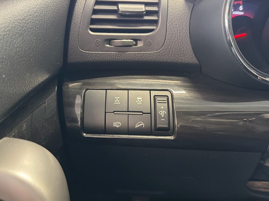 Kia Sorento 2011 Musta