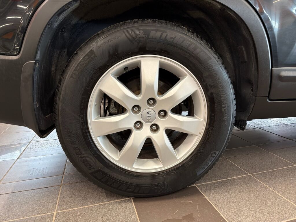 Kia Sorento 2011 Musta