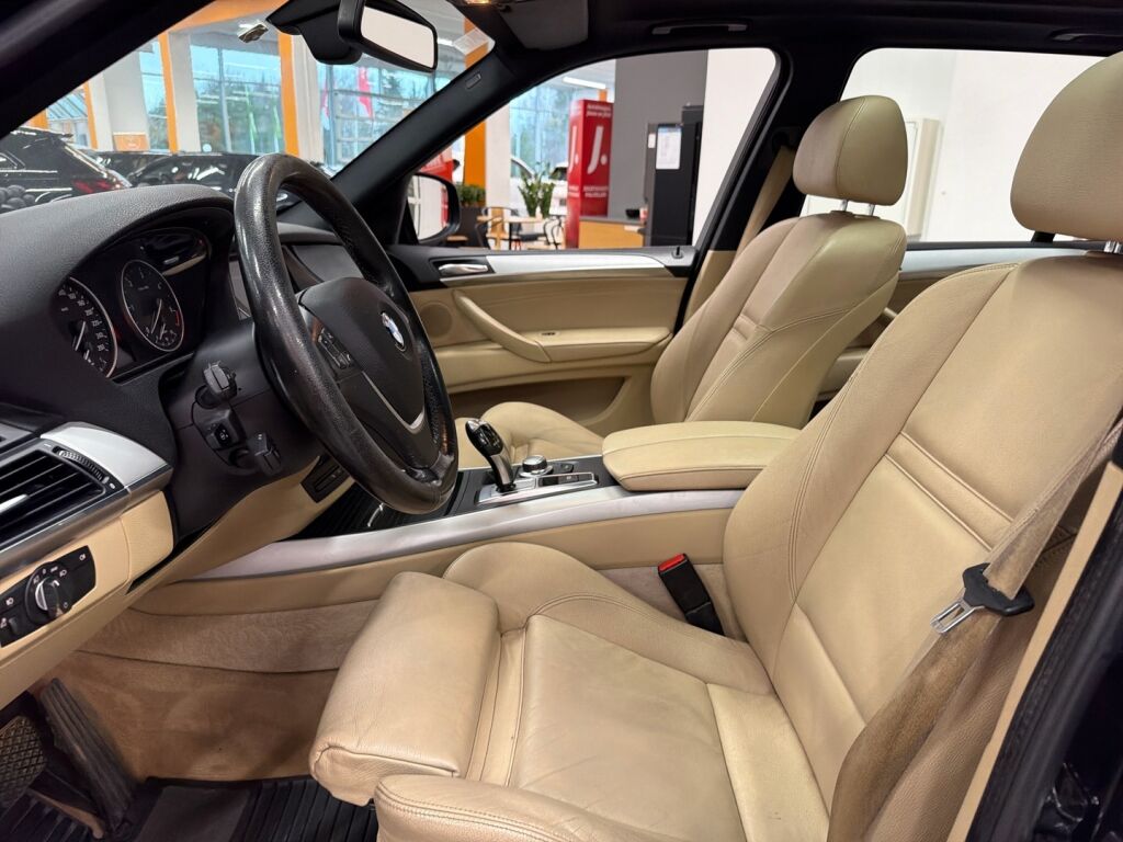 BMW X5 2007 Musta