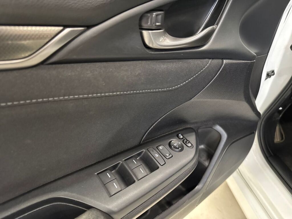 Honda Civic 2018 Valkoinen