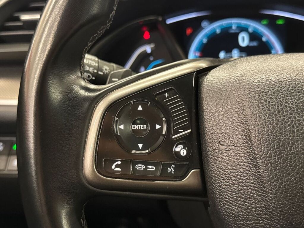 Honda Civic 2018 Valkoinen