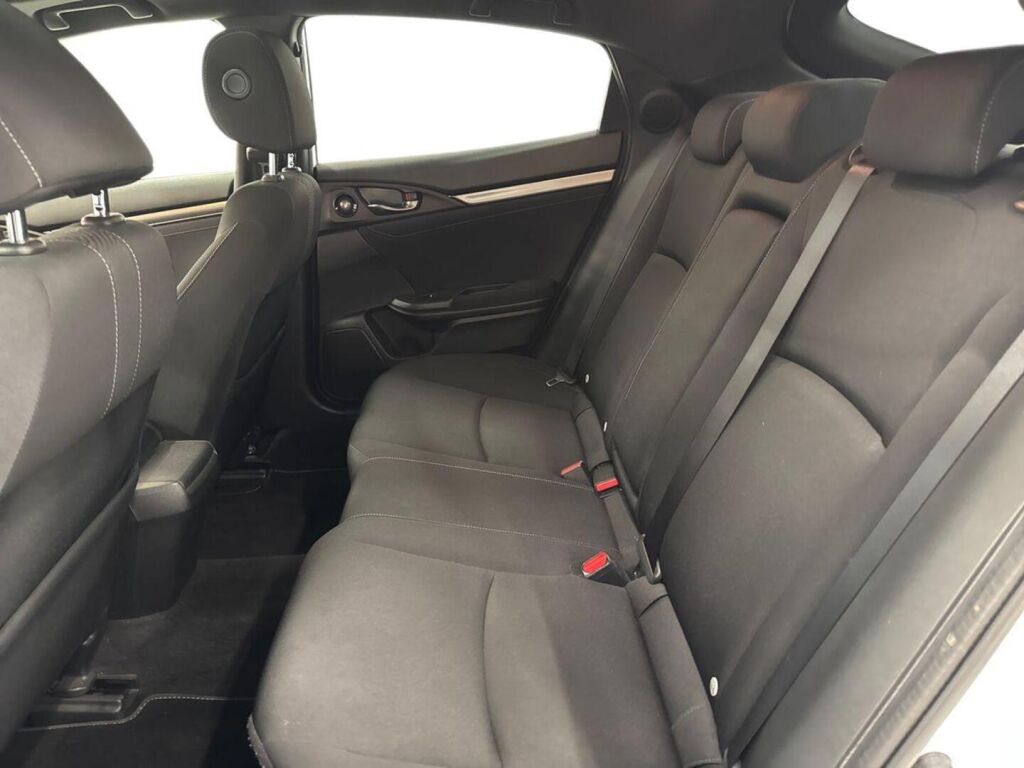 Honda Civic 2018 Valkoinen