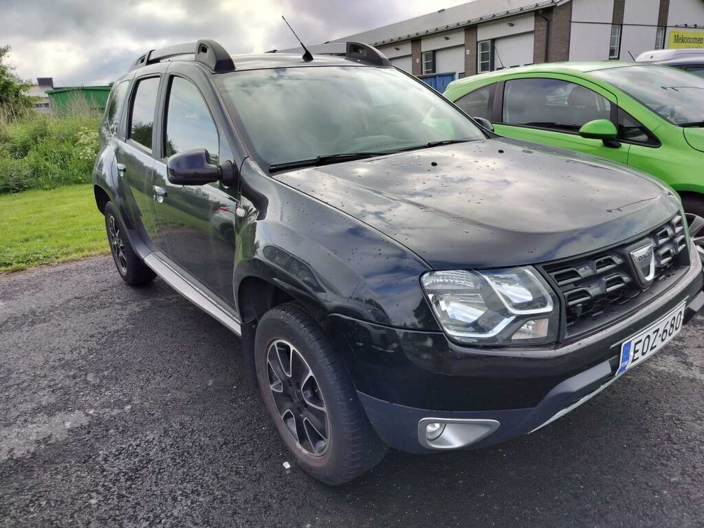 Dacia Duster 2017 Musta