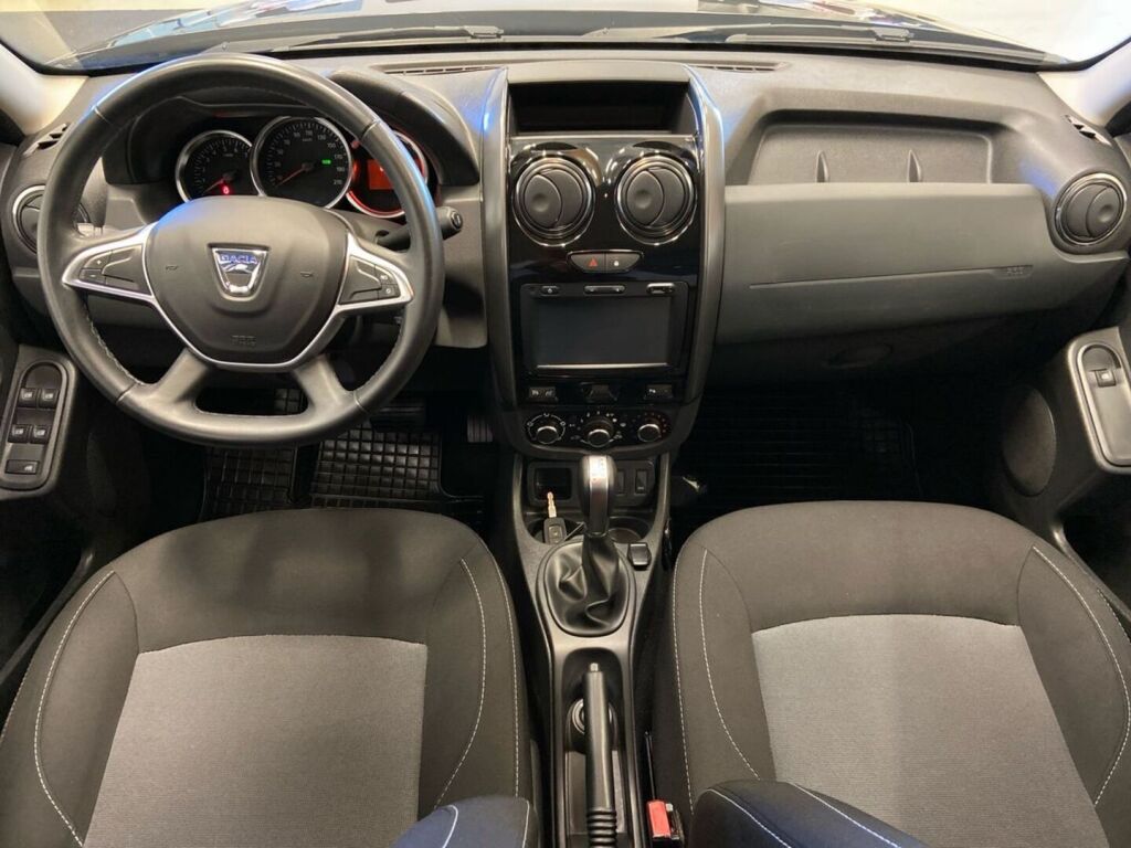 Dacia Duster 2017 Musta