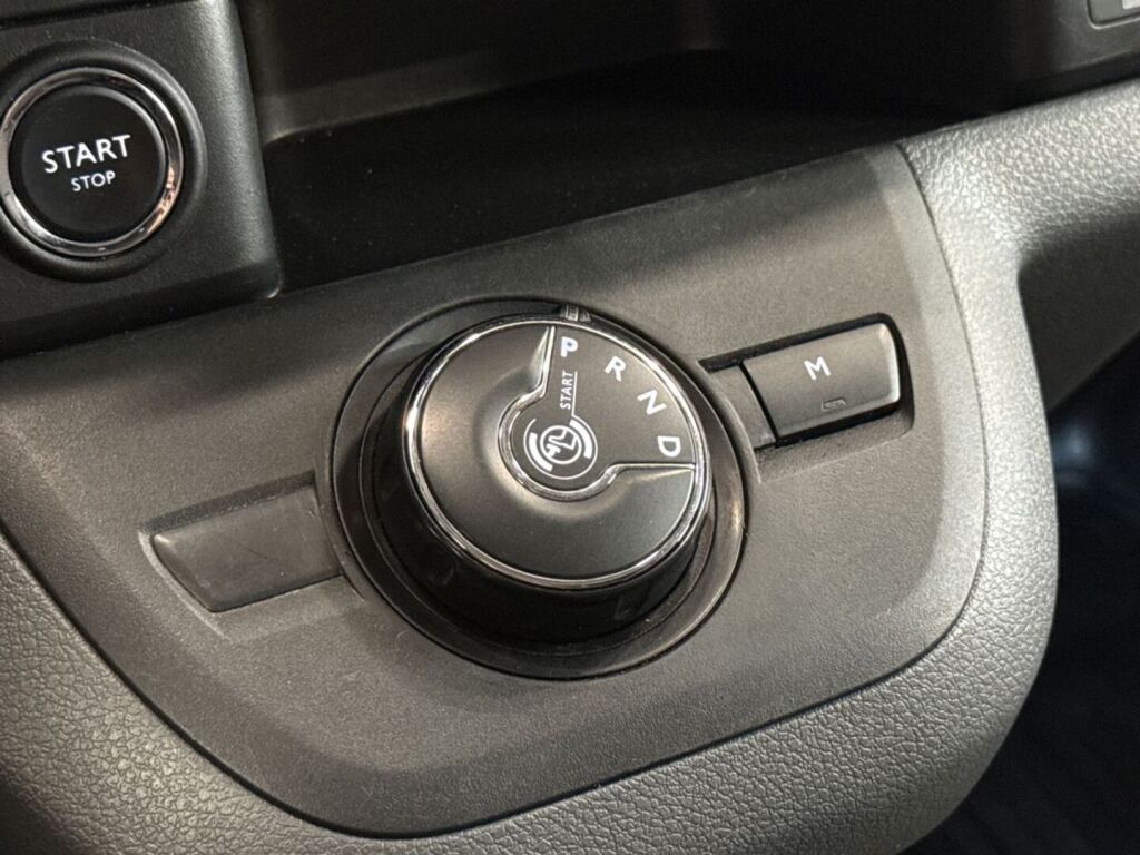 Toyota Proace 2018 Musta