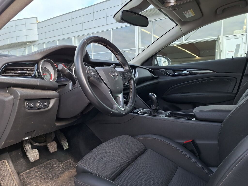 Opel Insignia 2018 Valkoinen