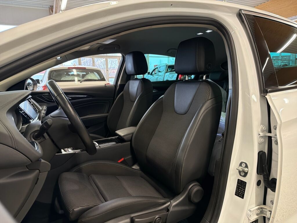 Opel Insignia 2018 Valkoinen