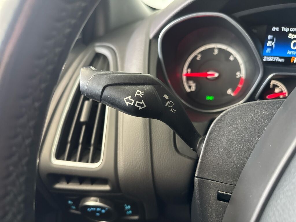 Ford Focus 2017 Sininen