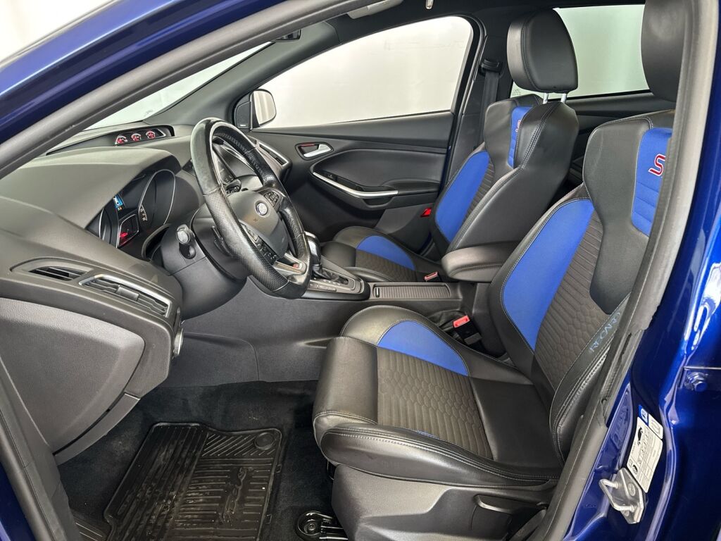 Ford Focus 2017 Sininen