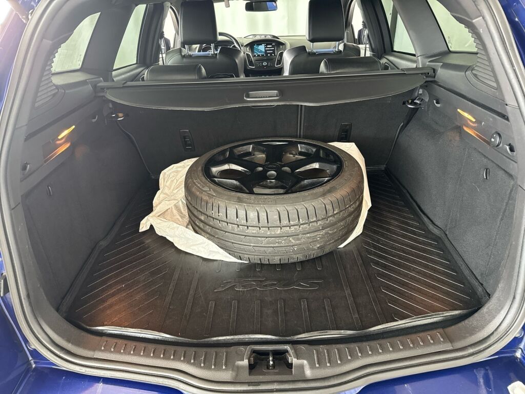 Ford Focus 2017 Sininen