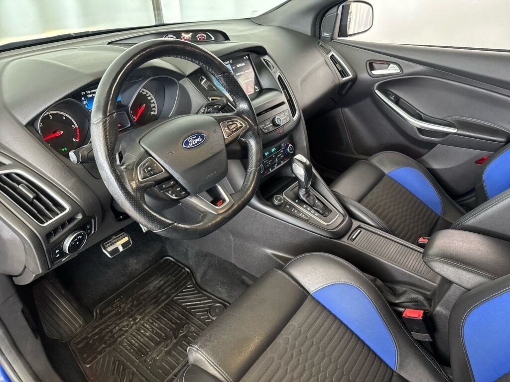 Ford Focus 2017 Sininen