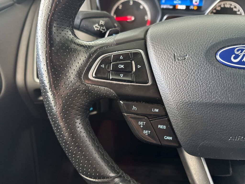 Ford Focus 2017 Sininen