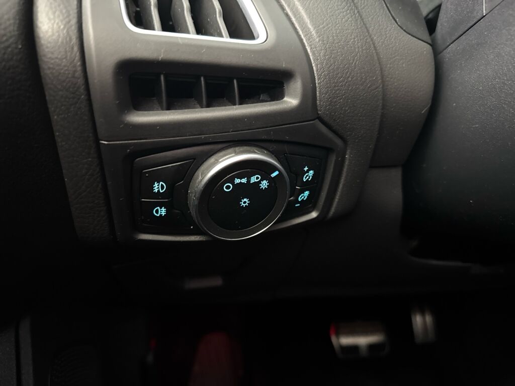 Ford Focus 2017 Sininen