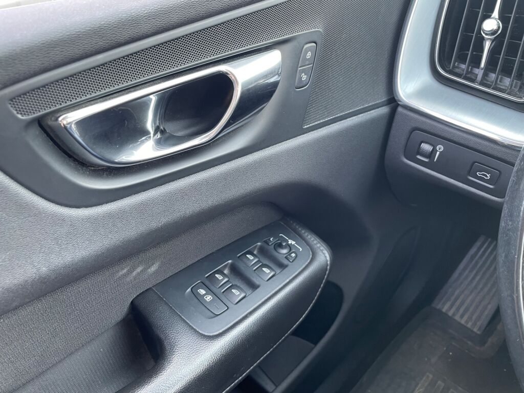 Volvo XC60 2018 Valkoinen