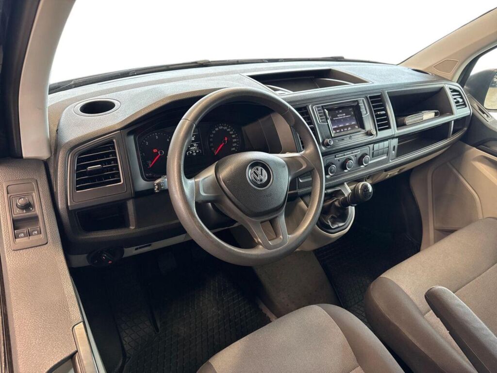 Volkswagen Transporter 2018 Musta
