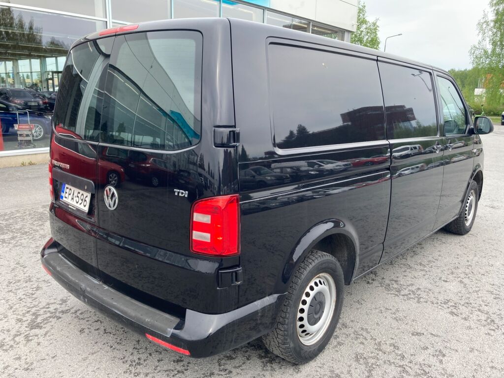 Volkswagen Transporter 2018 Musta