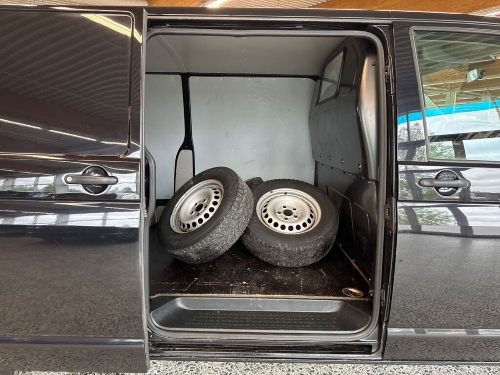 Volkswagen Transporter 2018 Musta