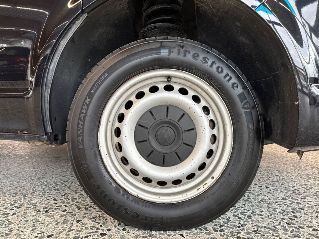 Volkswagen Transporter 2018 Musta