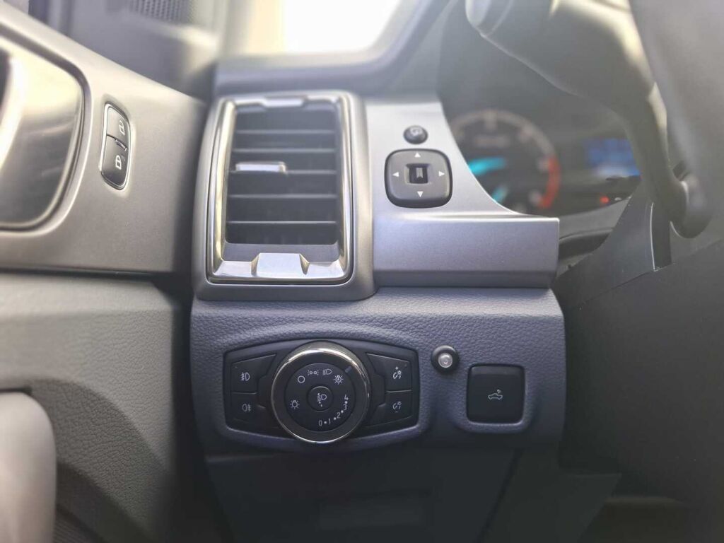 Ford Ranger 2018 Sininen