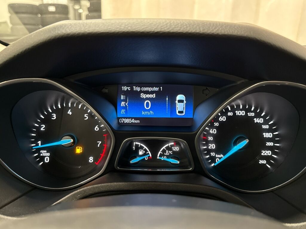 Ford Focus 2018 Punainen