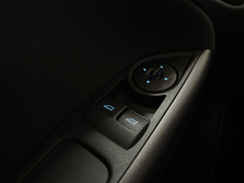 Ford Focus 2018 Punainen