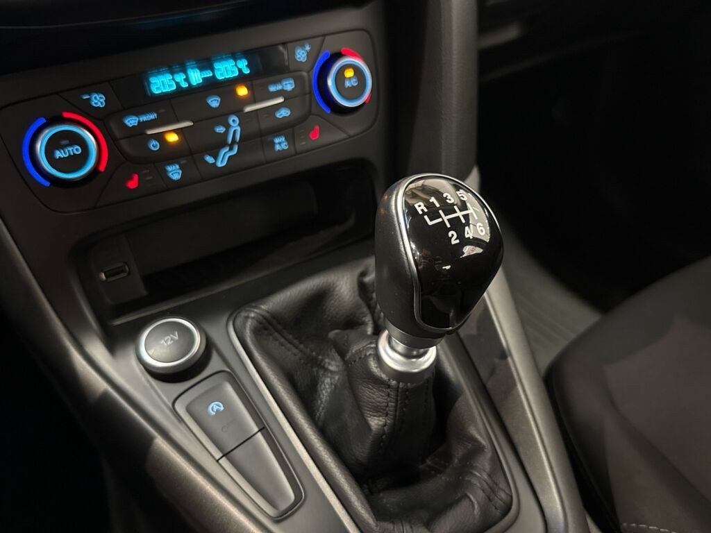 Ford Focus 2018 Punainen